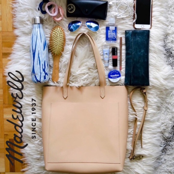Madewell Handbags - Madewell The Medium Transport Tote
